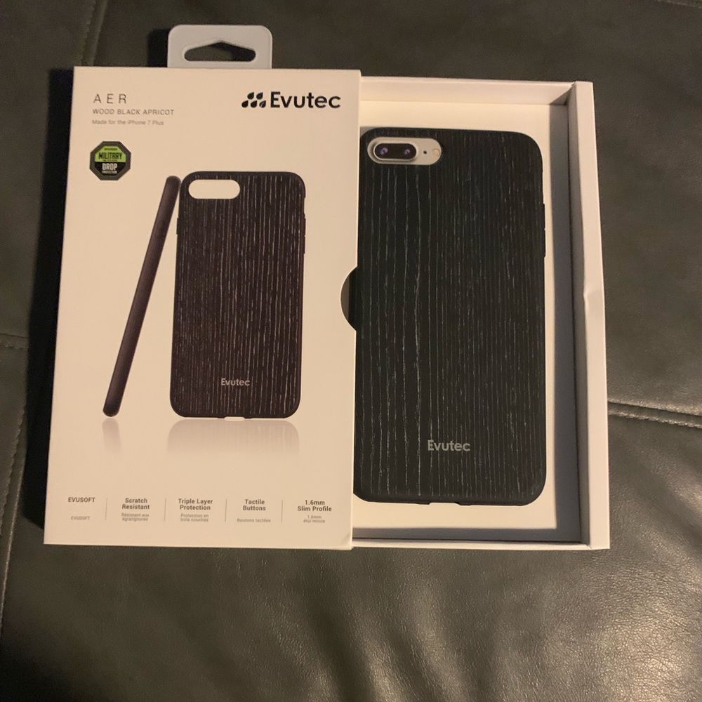 iPhone 7+ wood grain case